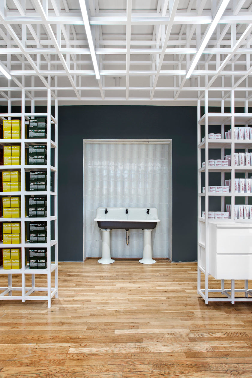 Williamsburg shop interior 2